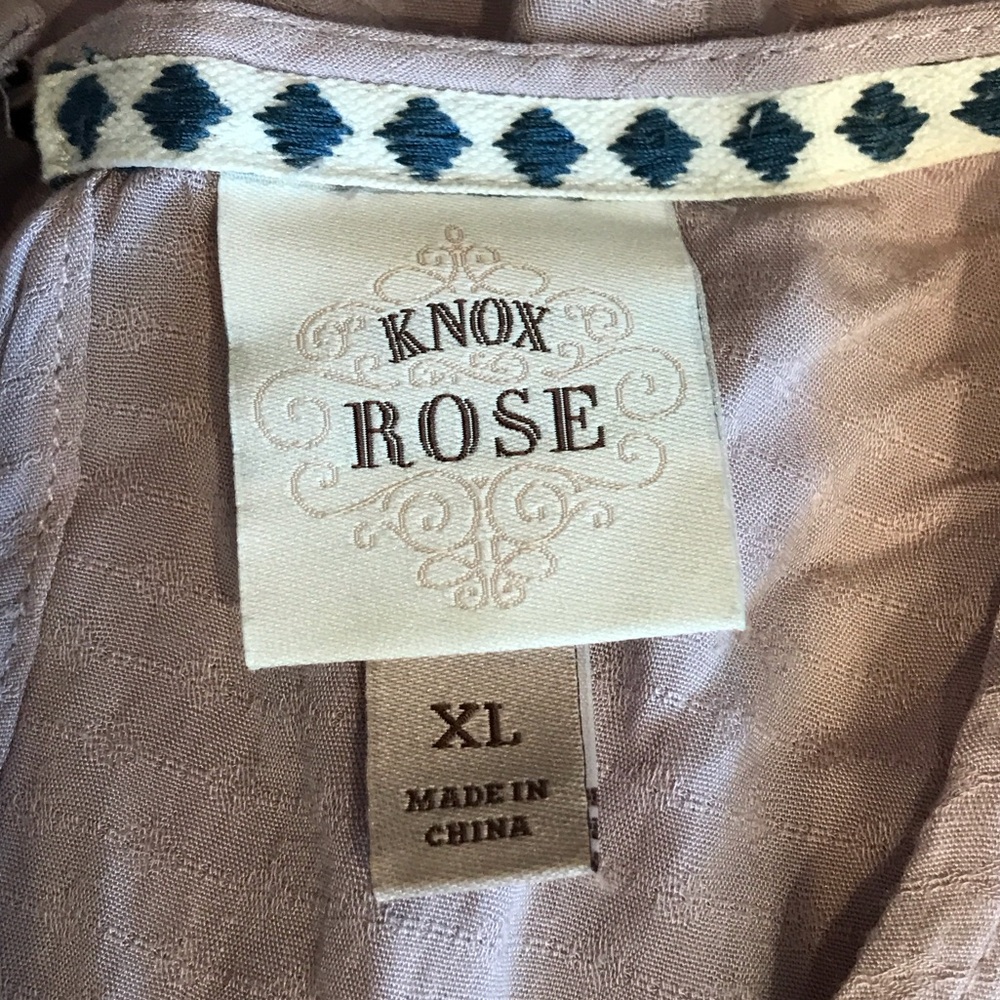 Knox Rose Mauve Embroidered V-Neck Peasant Tunic - Picture 3 of 4